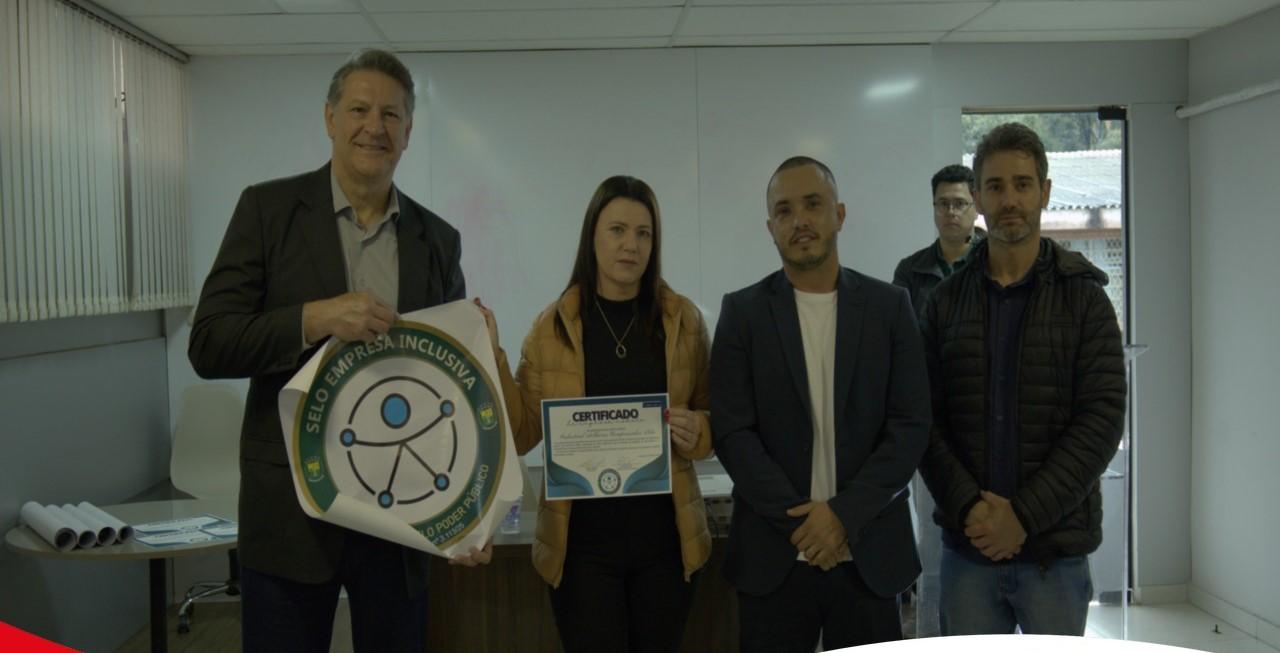 Representante da Industrial Arbhores Compensados e  as demais autoridades