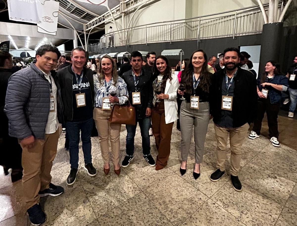 Ailton Lima e Camilo da Secretaria Estadual do Turismo, diretor do Turismo de Palmas, Silvio Santos, Adelar, sua filha e esposa