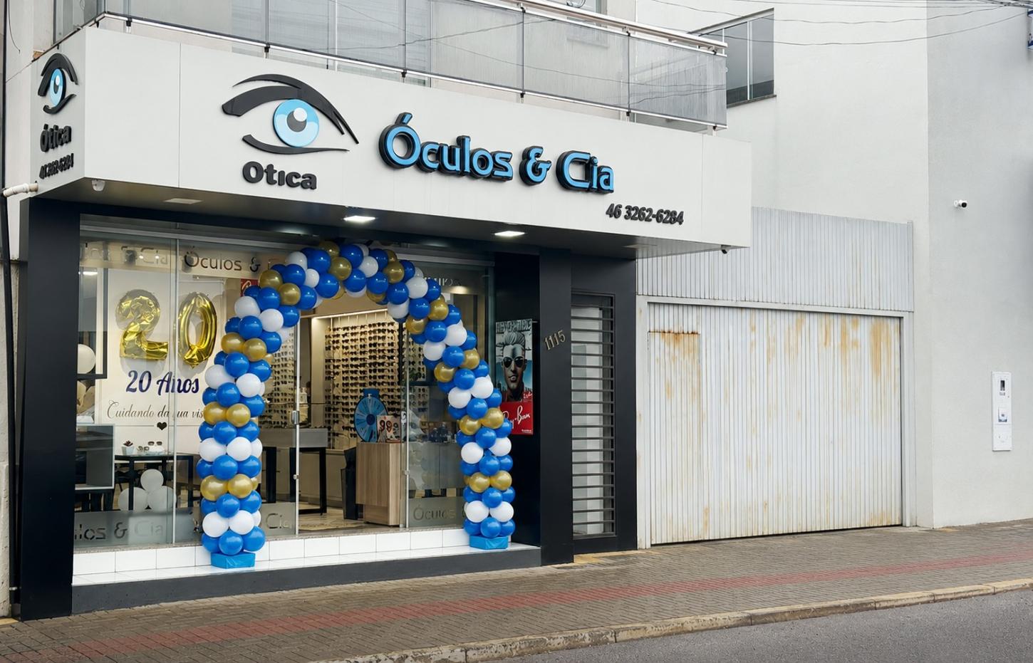 Ótica Óculos & Cia há duas décadas cuidando da sua visão! 