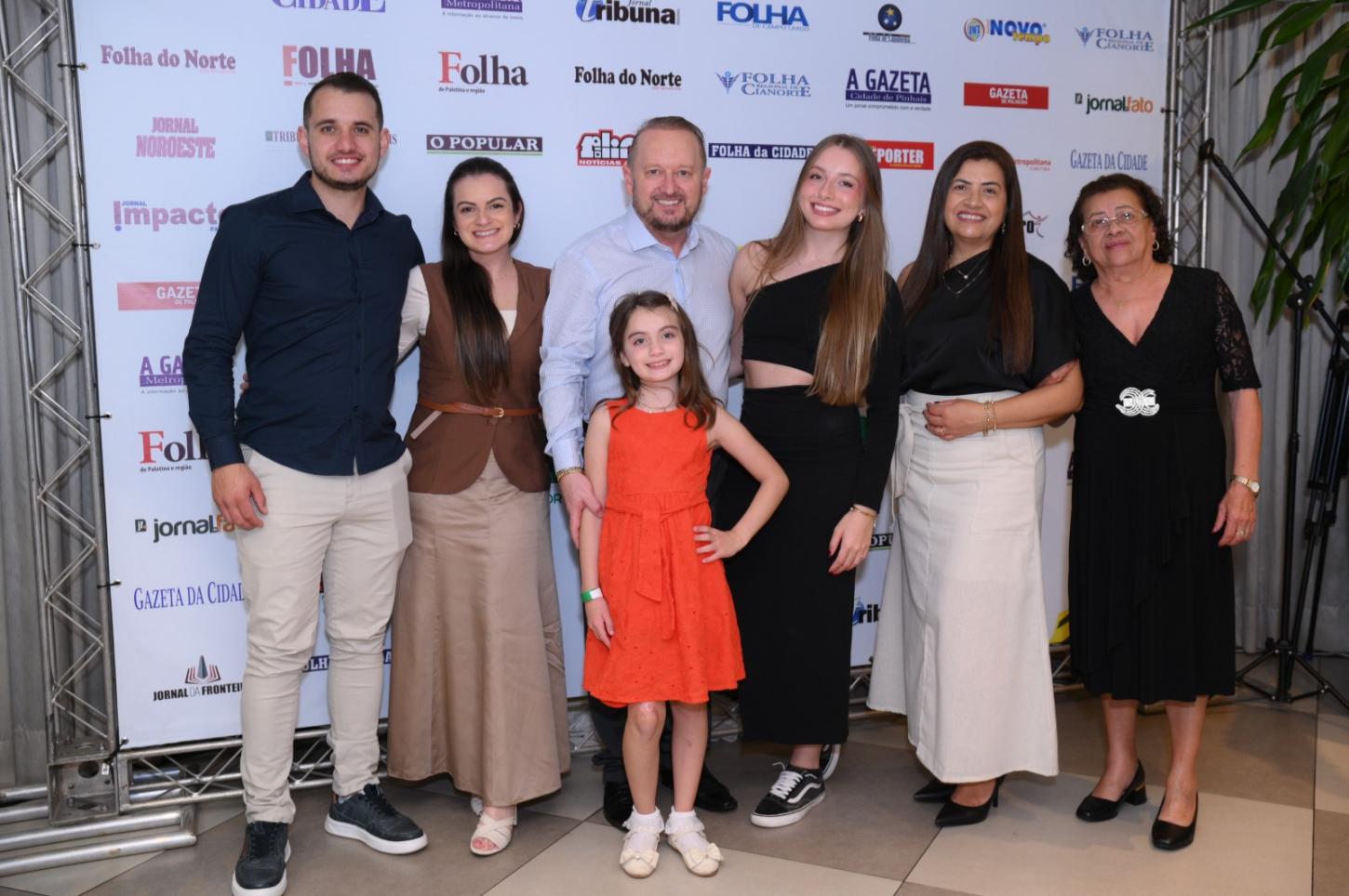 Cidenei Cristian Allebrandt (Alemão do Jornal) com familiares
