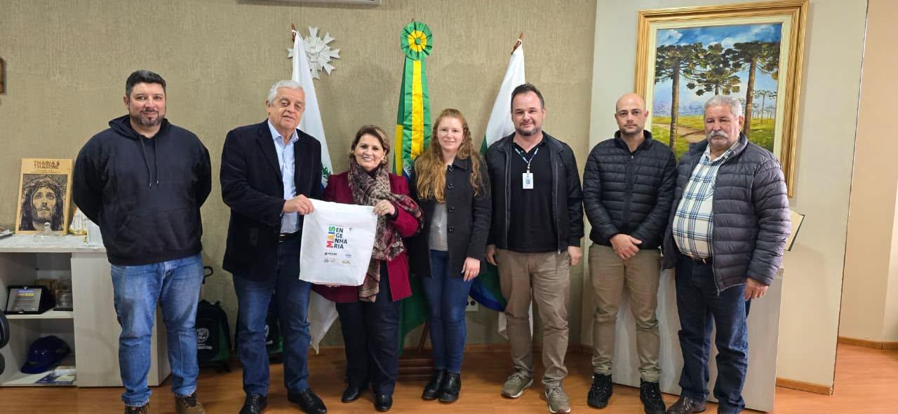 Prefeitura de Cel Domingos Soares recebe visita técnica de representantes do CREA-PR