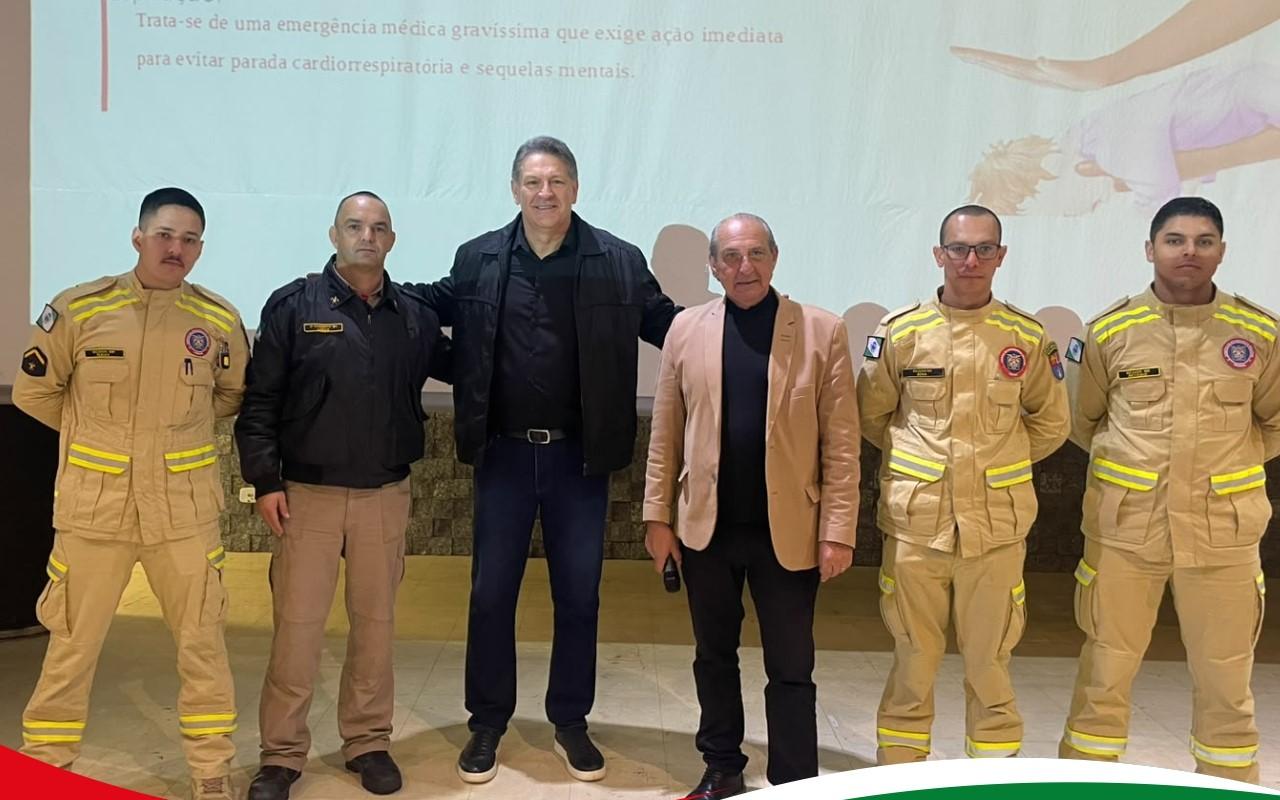 Professores e colaboradores da rede municipal participam de capacitação sobre a Lei Lucas promovida pelo Corpo de Bombeiros em Palmas