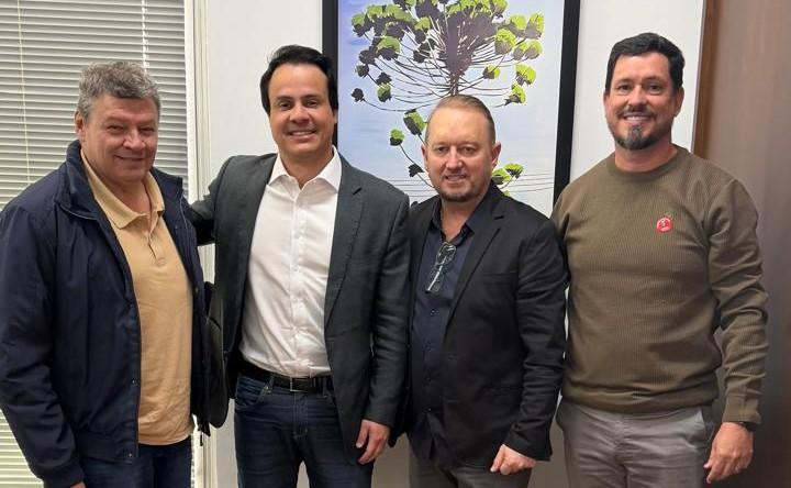 ADJORI-PR é recebida no Palácio Iguaçu e na Prefeitura de Curitiba