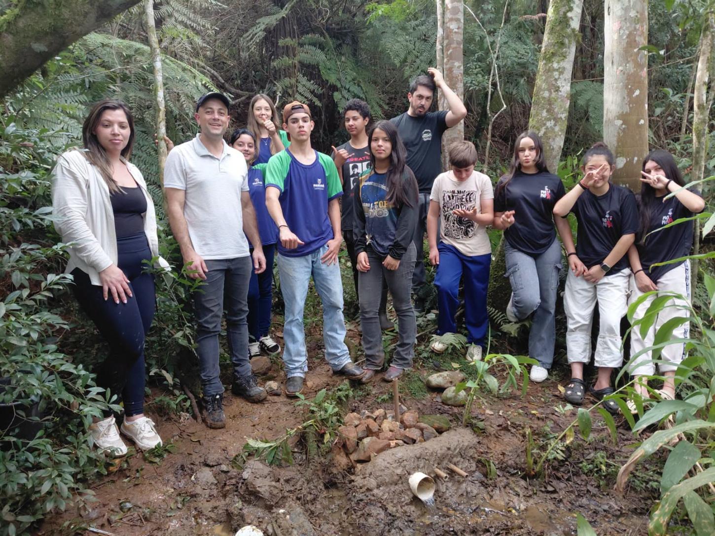 Alunos do Colégio Estadual Cândido Rossoni participaram de ação ambiental 