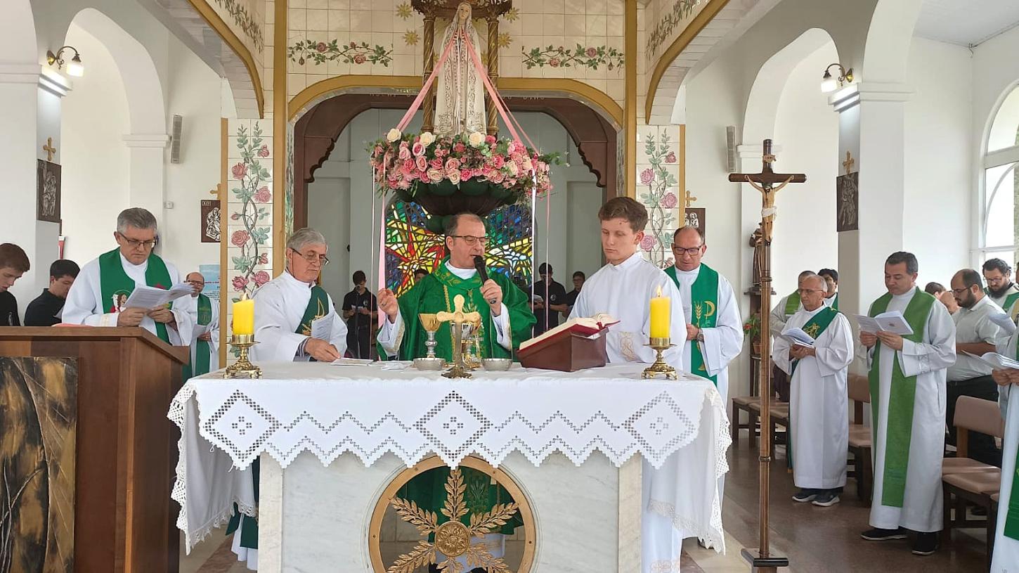 O Bispo diocesano, padres e diáconos celebraram o dia dos Ministros Ordenados