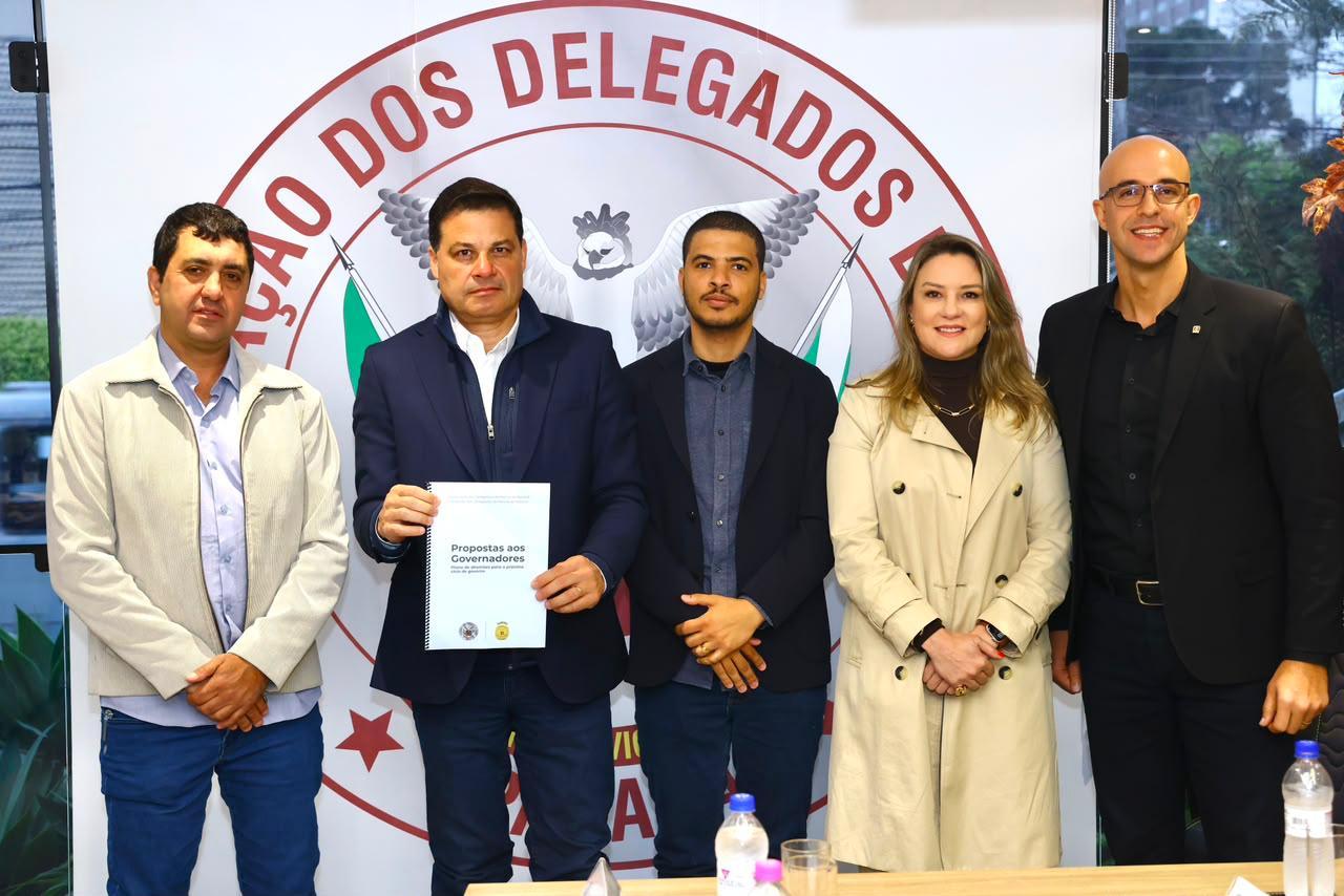 Sandro Alex destaca contratação de mais de 300 delegados para Polícia Civil e defende continuidade de investimentos