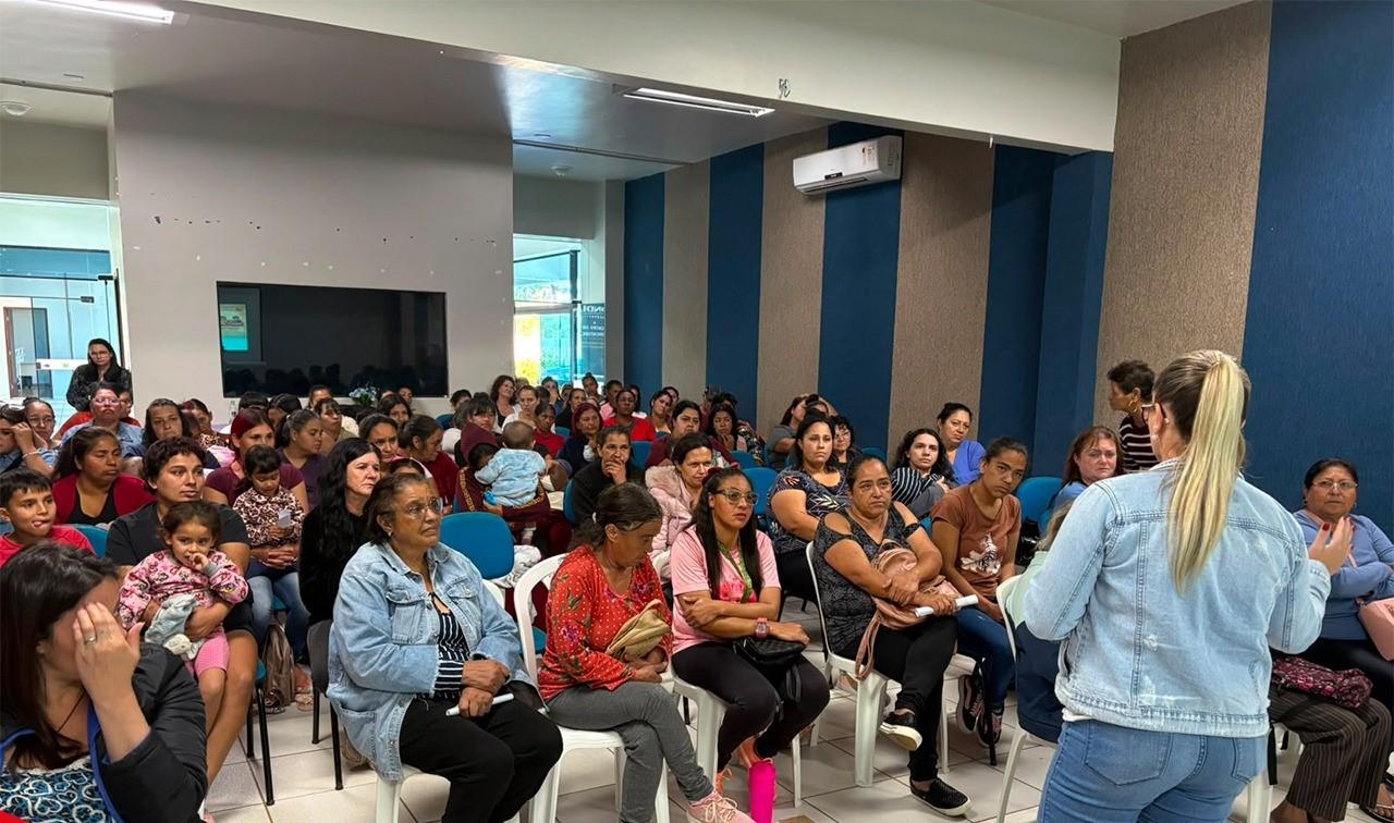 Secretaria de Assistência Social promove ação comunitária para orientar beneficiários do Bolsa Família em Palmas