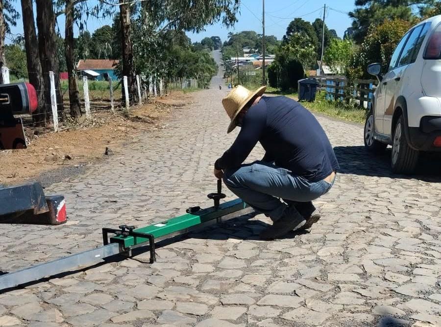 Administração Municipal avança nos estudos para pavimentação do acesso da Vila e entorno da Vila Rural