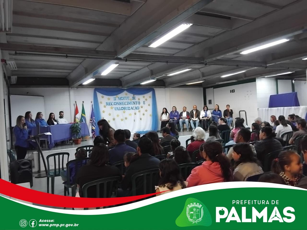 Escola Terezinha realiza II Noite de Reconhecimento e Valorização dos Estudantes