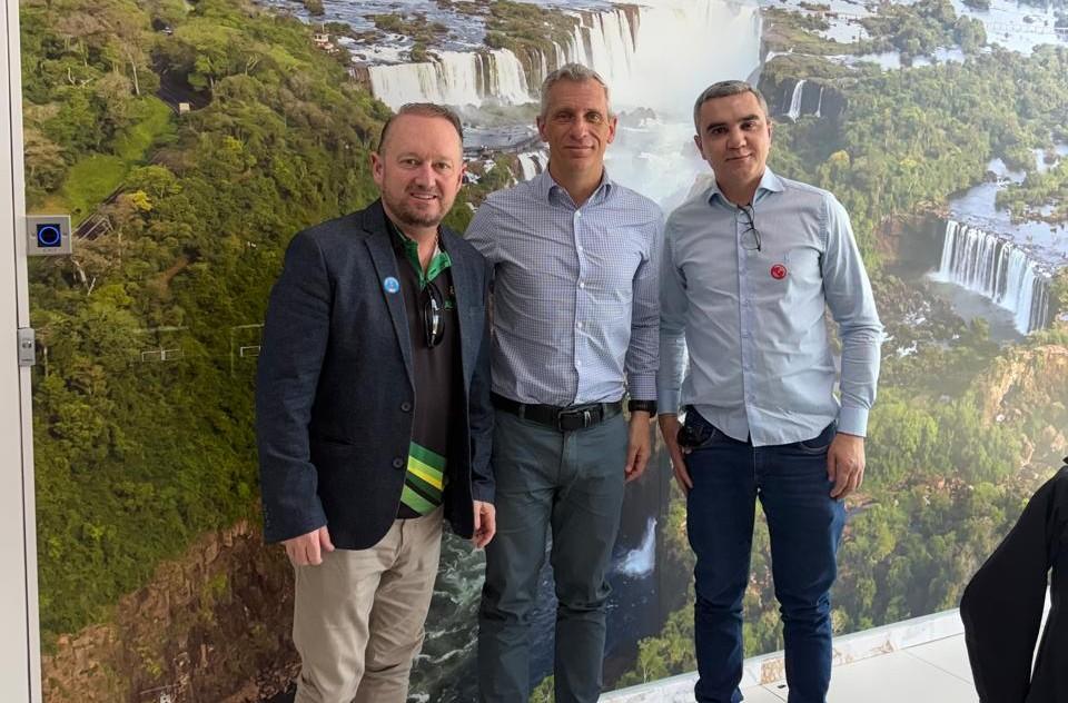 Presidente da Abralegal - Wlamir Freitas, vice-governador do Paraná - Darci Piana, presidente eleito da Adjori/Pr - Waldiclei Barboza e atual presidente da Adjori Cidenei Cristian Allebrandt
