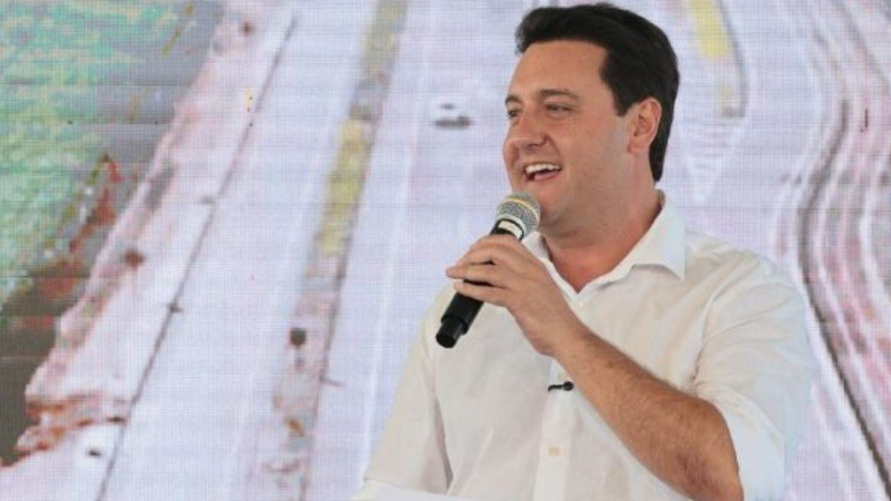 Ratinho Junior convoca prefeitos aliados para reforçar campanha de Flávio Bolsonaro no 2º turno