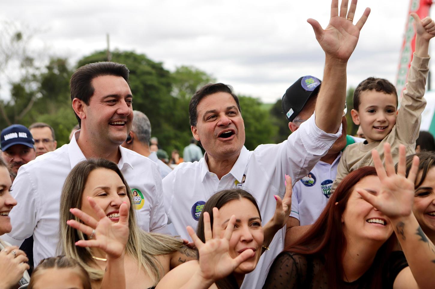 Sandro Alex tem 25% das intenções de voto na Quaest e se aproxima cada vez mais do 2° turno