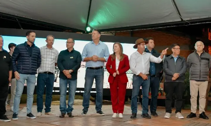 Abertura da Palmas Expo Show 2026 contou com a presença de diversos parlamentares e lideranças 