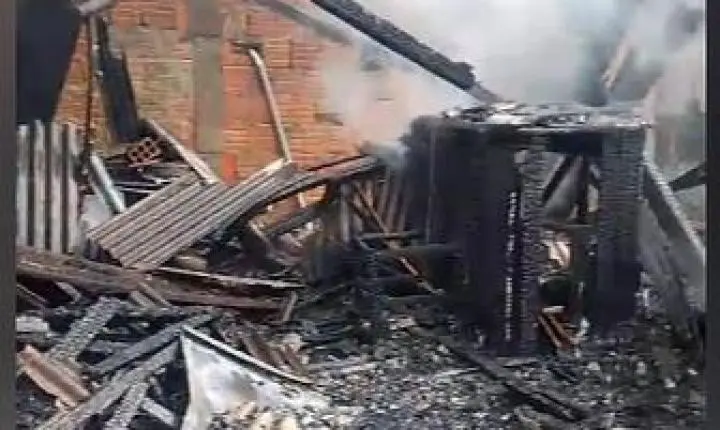 “Acabou com os sonhos”, diz irmão da moradora que teve a casa destruída por incêndio