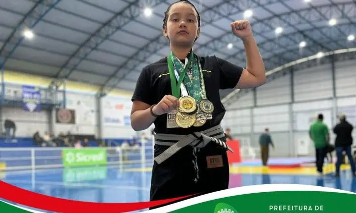 Aluna da Escola Municipal Tia Dalva conquista medalha de ouro em campeonato de Jiu-Jitsu