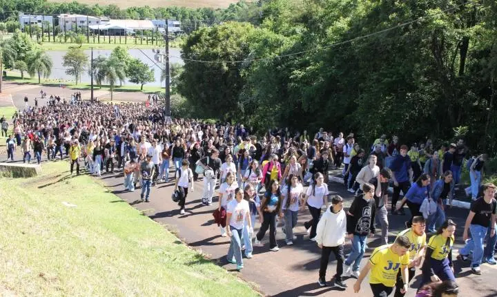 Bom Sucesso do Sul sediou o Dia Nacional da Juventude na Diocese