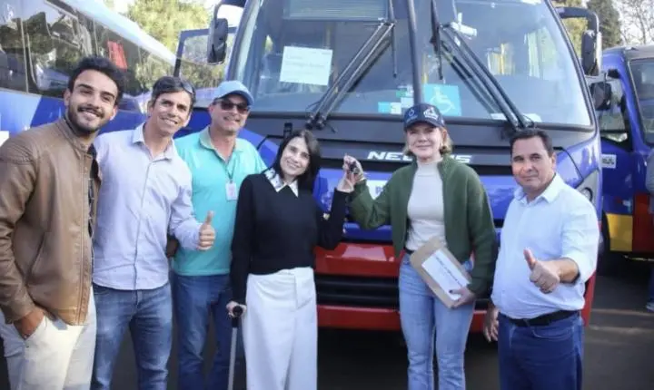 CDS recebeu micro-ônibus do Programa Caminhos  da Saúde