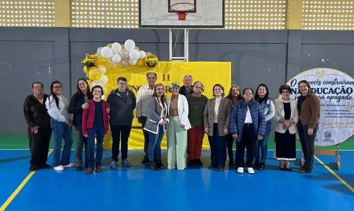 Cel Domingos Soares homenageia professores aposentados do município