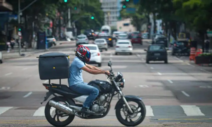 Com IPVA zerado, número de motocicletas cresce 20% em um ano no Paraná