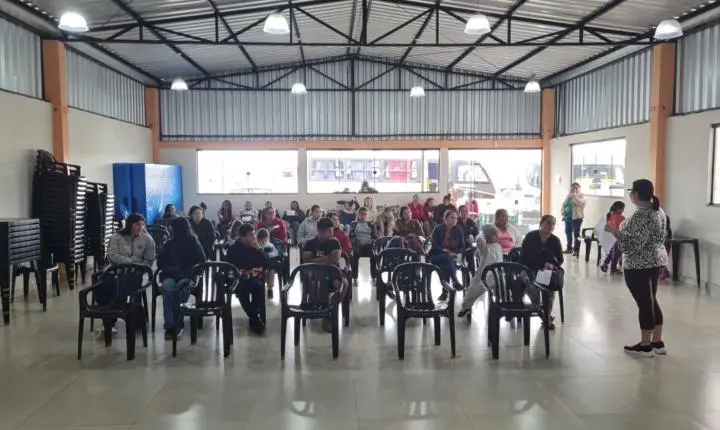 CRAS realiza atividade do PAIF com famílias sobre conscientização do autismo