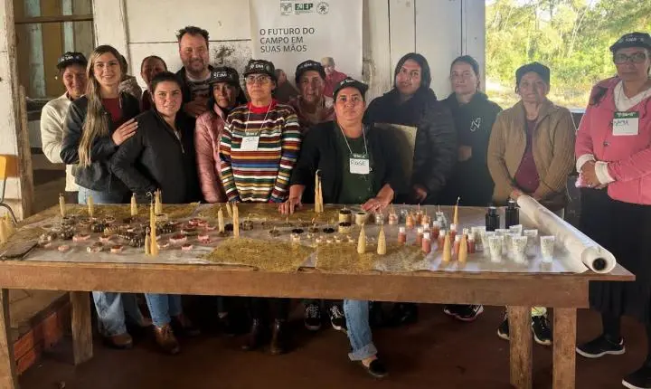 Curso de Produtos Apícolas leva conhecimento e geração de renda à comunidade Chico André