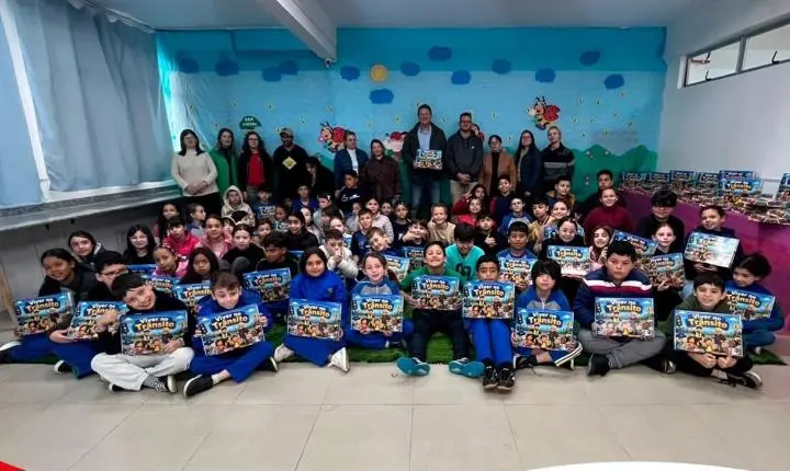 DEPALTRAN entrega 200 kits de Educação para o Trânsito à Escola Senhorinha Miranda Mendes