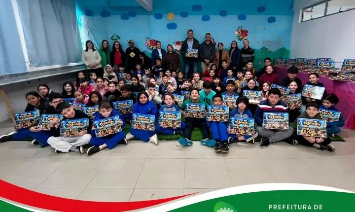 DEPALTRAN entrega 200 kits de Educação para o Trânsito à Escola Senhorinha Miranda Mendes