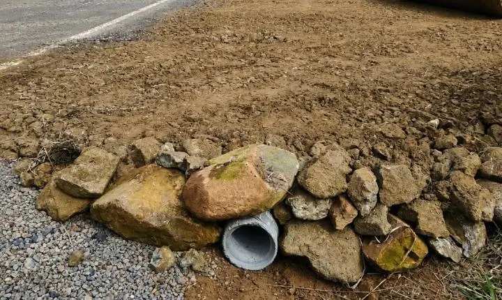Departamento de Obras conclui construção de bueiro para escoamento de águas pluviais na comunidade do Compartilhado