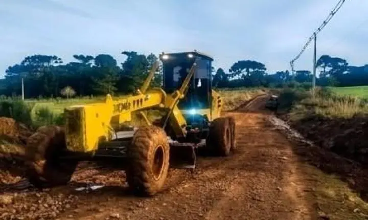 Departamento de Obras realiza melhorias na Estrada do Travessão
