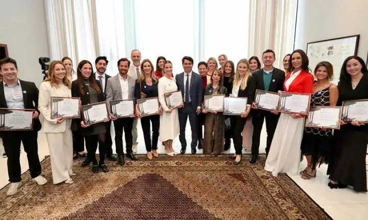 Deputada Marli Paulino (Solidariedade) presta homenagem aos cirurgiões-dentistas do Paraná
