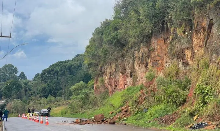 Deslizamento interdita parcialmente via em Palmas