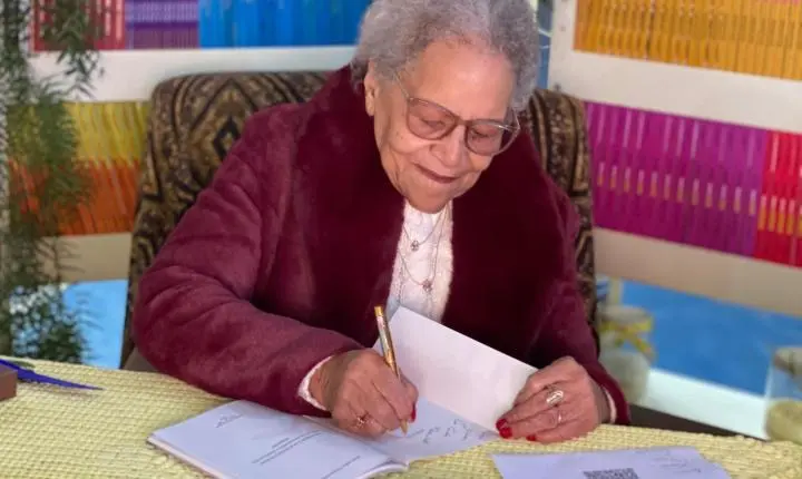 Livro enaltece a história do Colégio Estadual Quilombola Maria Joana Ferreira