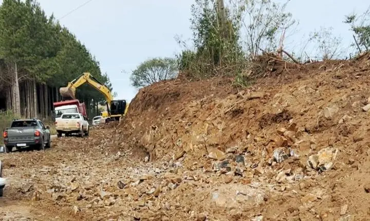 Obra do primeiro asfalto rural de Palmas está se tornando realidade