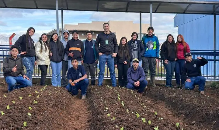 Oficina de Horta fortalece educação ambiental em Cel Domingos Soares