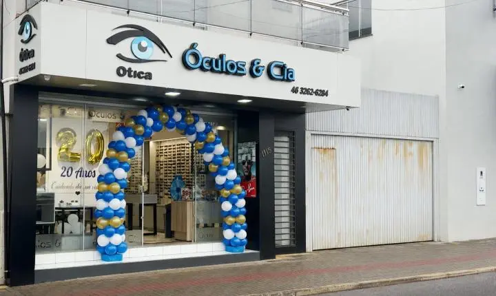 Ótica Óculos & Cia há duas décadas cuidando da sua visão! 