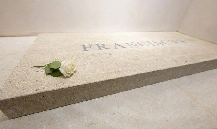 Papa Francisco: Uma Presença Que Permanece Viva Para Sempre