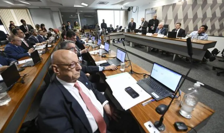 PL da Dosimetria: CCJ reduz para quatro horas prazo de pedido de vista