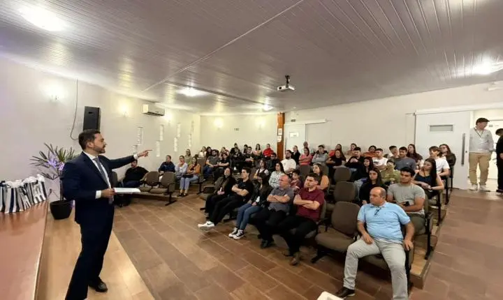 Presidente da OAB de Palmas Tobera destaca responsabilidade civil e criminal na atuação contábil durante evento do IFPR