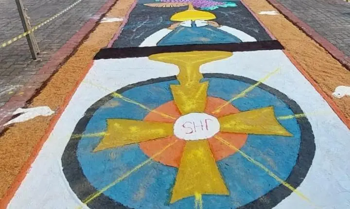 Procissões e confecção dos tapetes mantém viva a tradição de Corpus Christis 