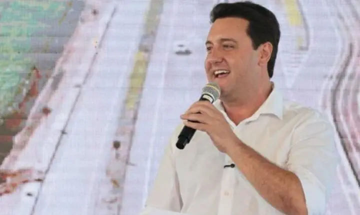 Ratinho Junior convoca prefeitos aliados para reforçar campanha de Flávio Bolsonaro no 2º turno