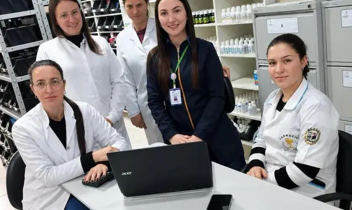 Reunião técnica com a equipe da farmácia do departamento de Saúde de Cel Domingos Soares 