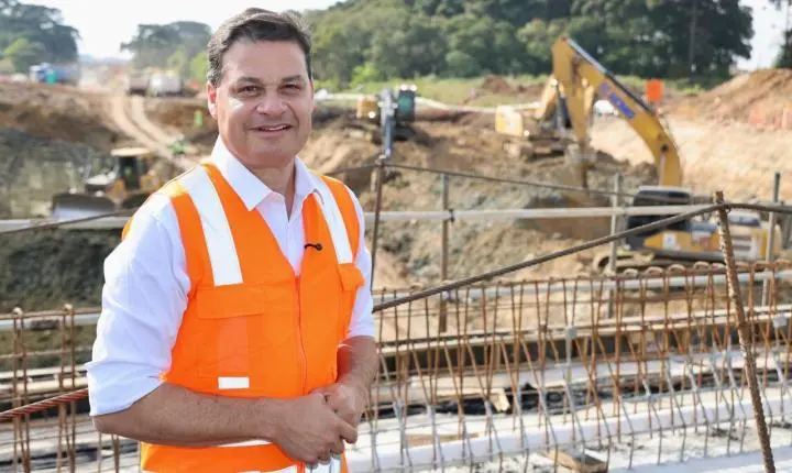Visionário e trabalhador: campanha eleitoral de Sandro Alex estreia na TV
